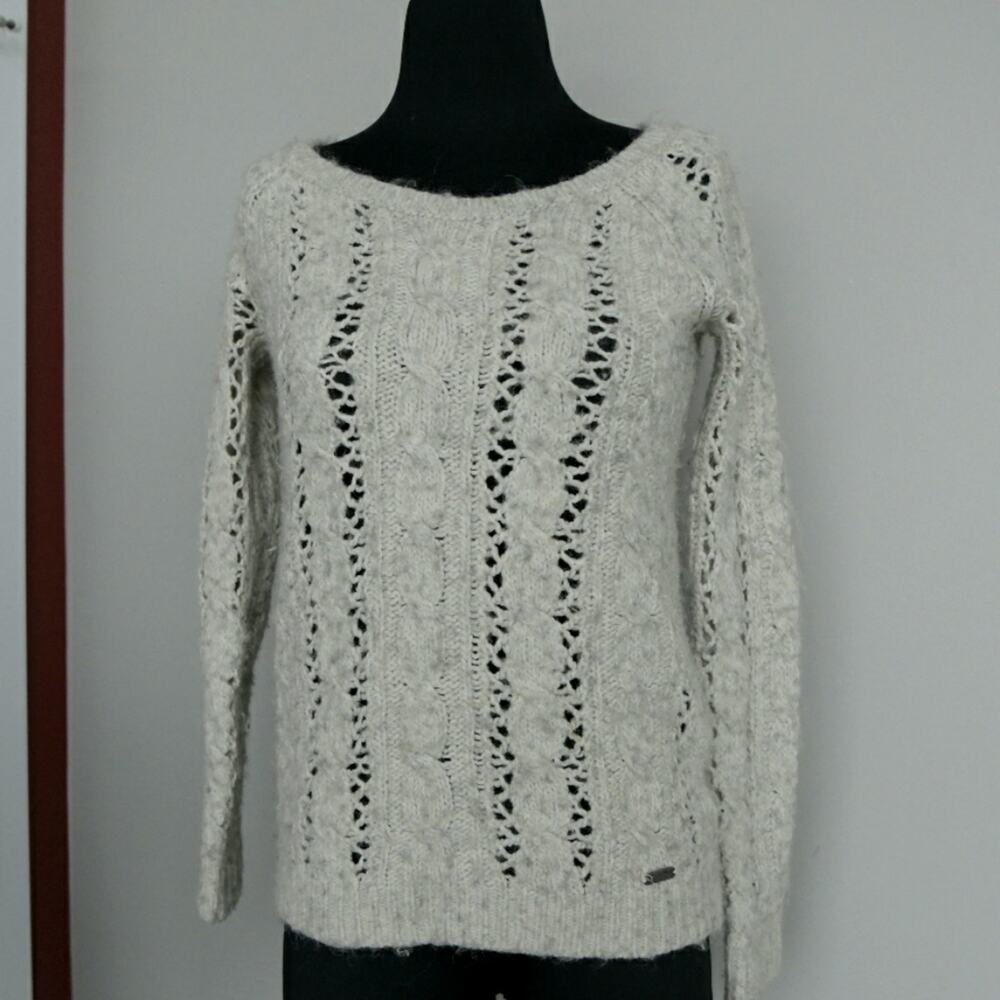 Women's Abercrombie and Fitch Sweater Soft Small